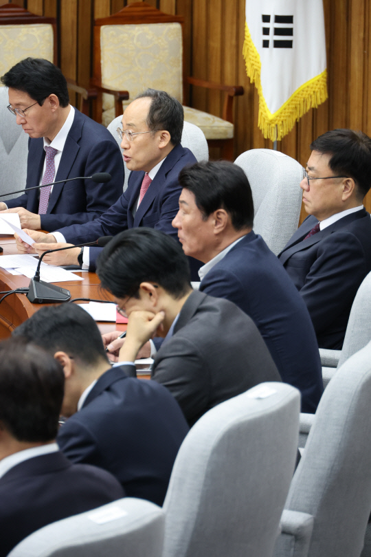 추경호 국민의힘 원내대표가 26일 오전 국회 본청에서 열린 당 원내대책회의에서 발언하고 있다.<연합뉴스 사진>